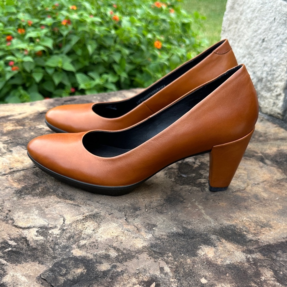 ECCO Women's Tan Leather Heels pump - Picture 3 of 9